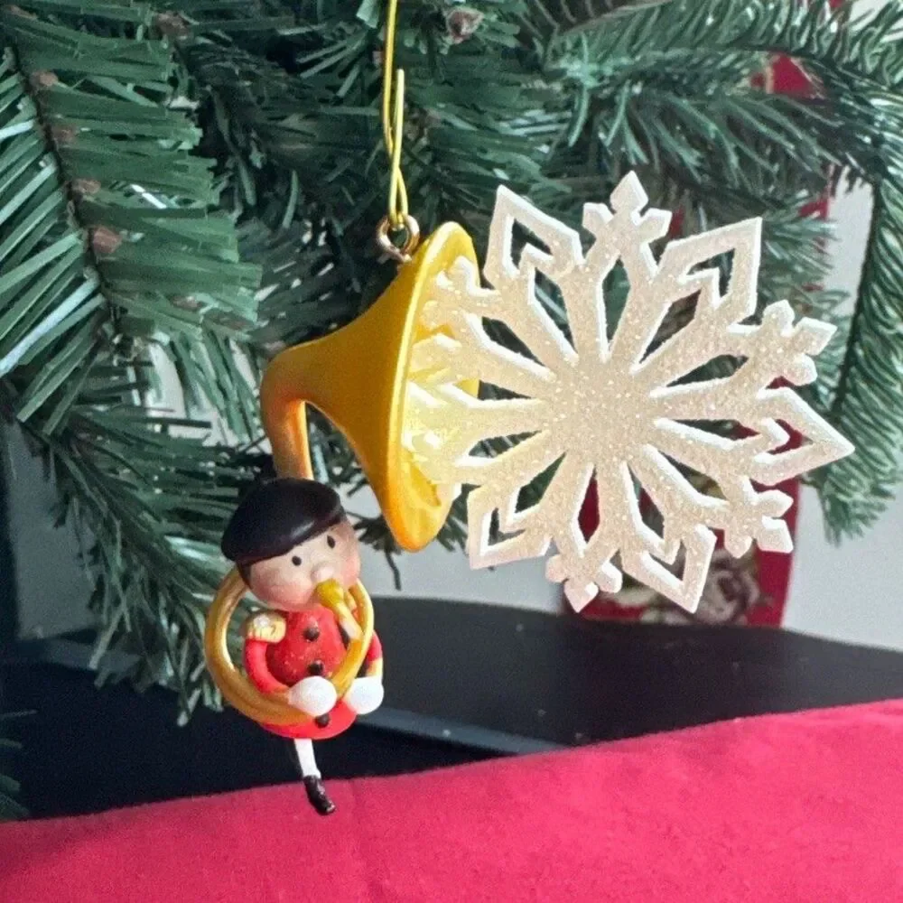 Hallmark Sweet Toot Tuba 2016 Limited Edition Musical Soldier Ornament LPR3348
